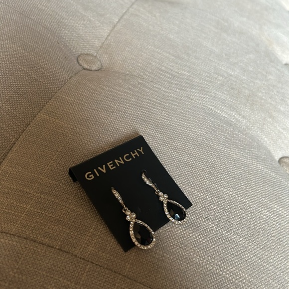 NEW Givenchy Vintage Gold Toned Drop Earrings - Picture 3 of 7